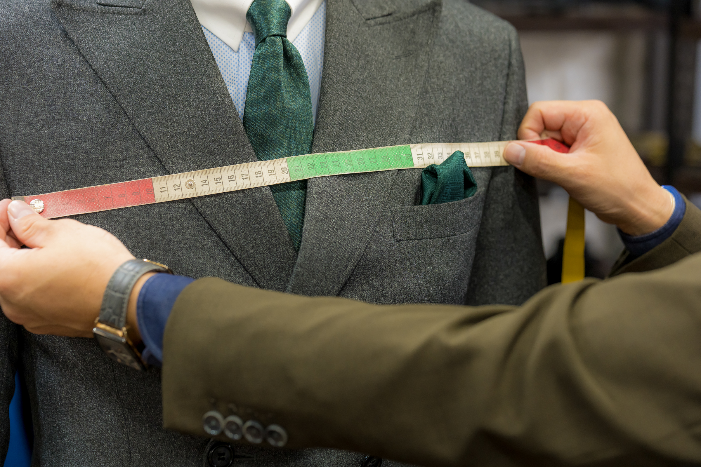 体型に寄り添う、美しい一着を